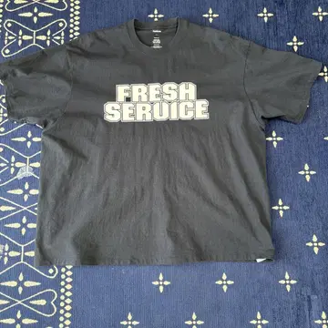 FRESH SERVICE 티셔츠