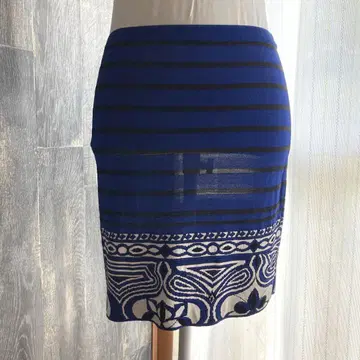EMILIO PUCCI 미사용 새상품 스커트 스트레치 소재 블루 계열