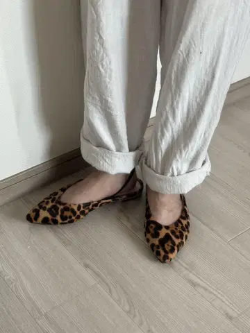 leopard pumps