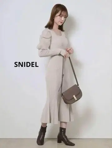 snidel 도킹 머메이드 퍼프 슬리브 니트 원피스