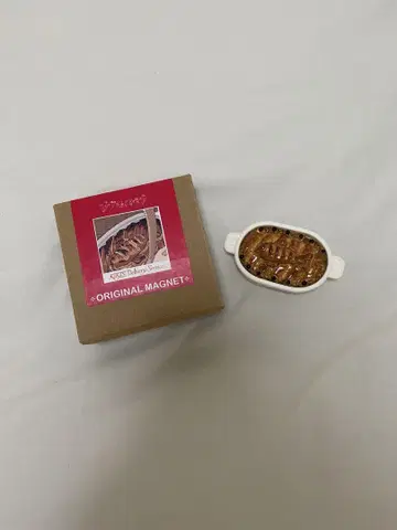지브리 파크 한정 마녀 배달부 키키 청어 파이 마그넷