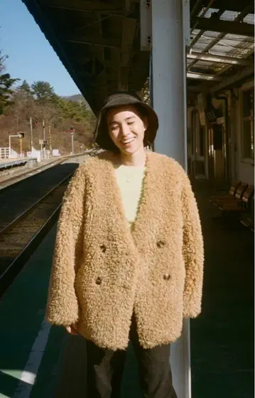 시루무린 TEDDY 퍼 노카라 재킷