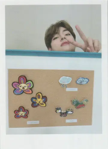 BTS BROOCH SET V ARTIST MADE COLLECTION