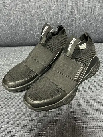 DUARIG 블랙 스니커즈 슬립온