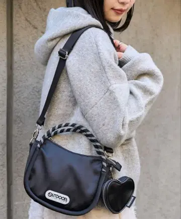 OUTDOOR PRODUCTS x PUBLUX 별주 새틴 숄더백