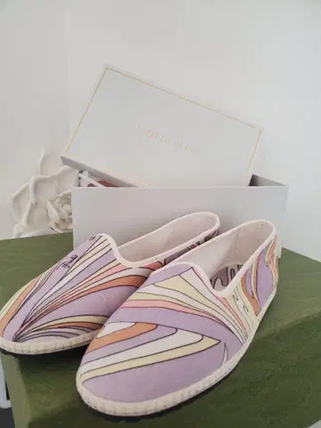 새상품 EMILIO PUCCI 플랫슈즈 23.5cm