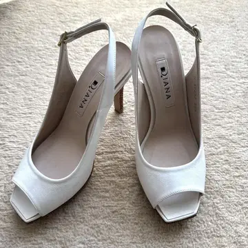 다이애나 백 스트랩 펌프스 화이트 스무스 22.5cm