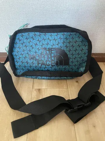 THE NORTH FACE EXPLORE BLT-S 바디백