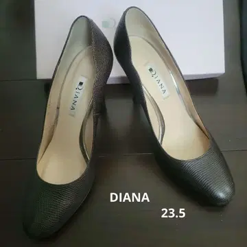 새상품급 슬림 레그 DIANA 펌프스 23.5