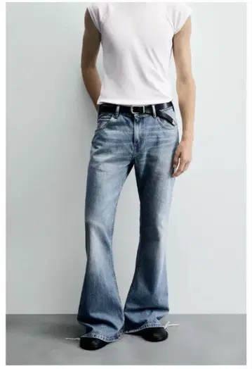 택 포함 새상품 ZARA 플레어 핏 청바지 EU42 라이트 블루
