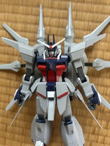 1/100 레전드 건담