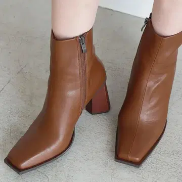 새상품 22.5cm EVOL 우드 힐 스퀘어 부츠 브라운