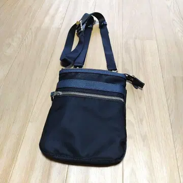 새상품 TAKEO KIKUCHI 숄더백 나일론 가죽