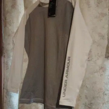 언더아머 셔츠