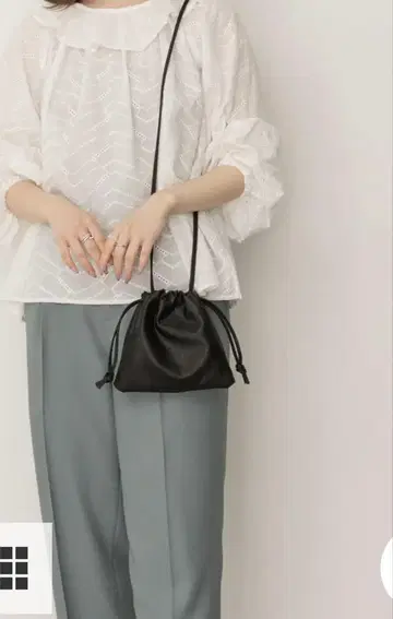 어반 리서치 도어스 숄더백