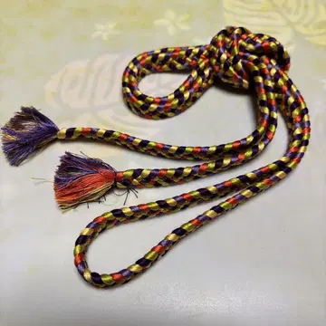 다색 뜨개질 허리띠