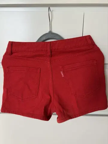 레드 숏팬츠 프론트 버튼