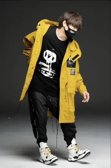 IKE HIGH TONGUE CORDED SNEAKERS 사이즈 2