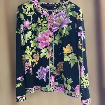 레오나르 컨디션 최상 노카라 가디건 size L
