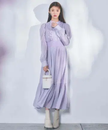 리리안캐럿 프릴 디자인 플레어 원피스 라벤더