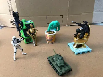 가챠 피규어 세트 닌자 스타 워즈 금 변기 탱크 공중전화