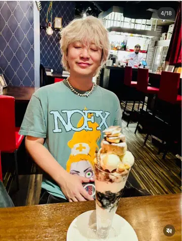 초레어 후카세 착용 NOFX PUMP UP THE VALUUME 티셔츠