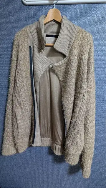 베이지 지퍼 니트 가디건