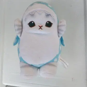 스카이블루 도트 무늬의 귀여운 봉제 인형