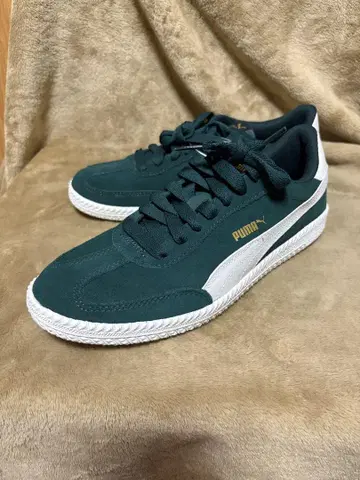 PUMA 스니커즈