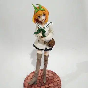 5등분의 신부 나카노 요츠바 Date Style Ver. 1/6 피규어