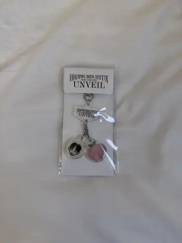 황민현 UNVEIL 키링