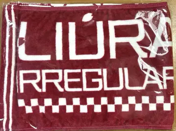 이레귤러 다홍색 충격 머플러 타월