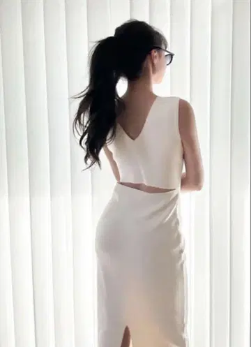 새상품 LUDICRUM 루디크럼 원피스 백 오픈 화이트 S
