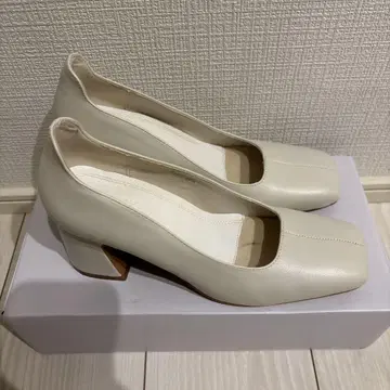 moussy 화이트 펌프스
