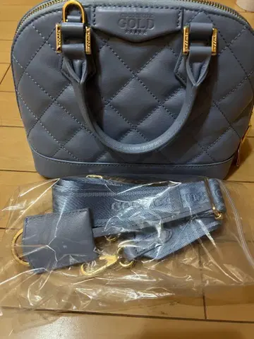 그레이 퀼팅 숄더백