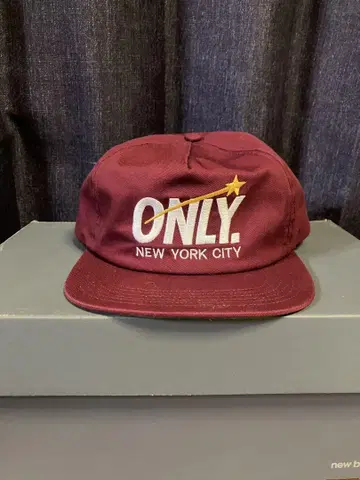새상품급 ONLY NY 캡 버건디