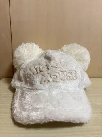 미키마우스 귀달이 폼폼 퍼 캡 화이트