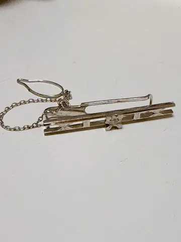금제 넥타이핀 신사 액세서리