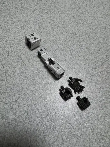 왼팔만 ARM RG 1/144 RX-78-2 건담 Ver.2.0