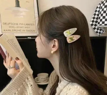 로고 헤어핀 베이지 핑크