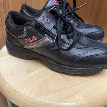 FILA 휠라 22.5cm 워킹화 운동화 여성용