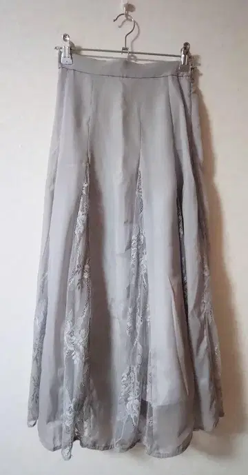 노엘라 롱 스커트 그레이 레이스 성숙 큐트