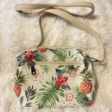 Happy Wahine 플라워 무늬 숄더백