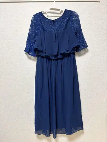 네이비 레이스 소매 프릴 롱 드레스