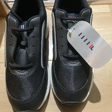 FILA 스니커즈 24.0
