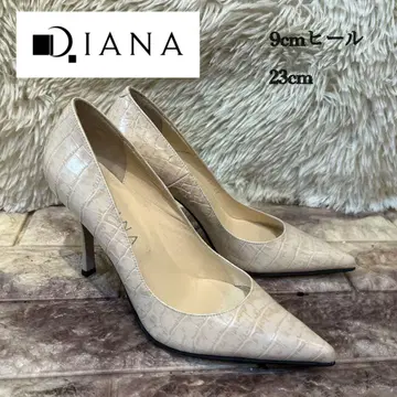 새상품급 다이애나 악어 엠보싱 9cm 힐 펌프스 23cm 베이지