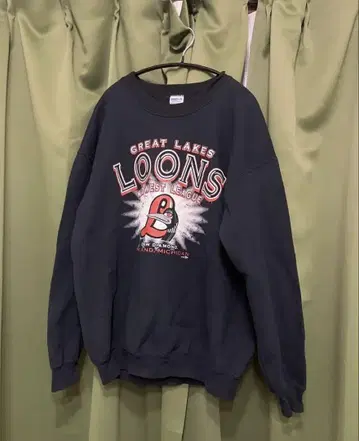 [ Vintage ] GILDAN 칼리지 맨투맨 하키 그래피티 츠네타