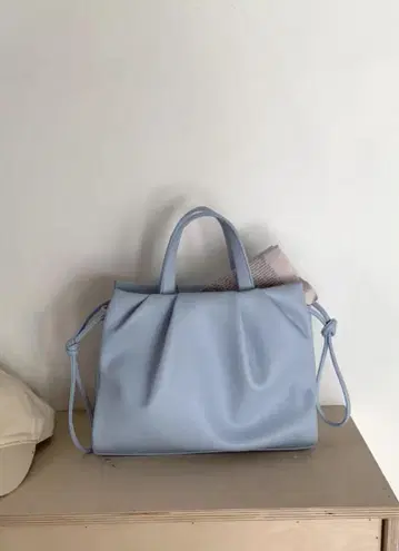 스카이블루 숄더백