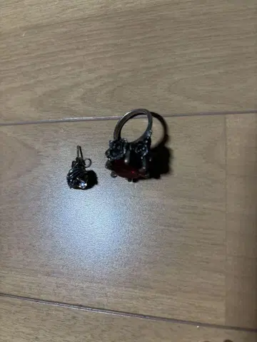 장미 모티브 반지와 귀걸이 세트