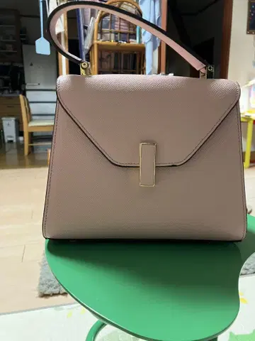 플랩식 핑크 핸드백 핑크
